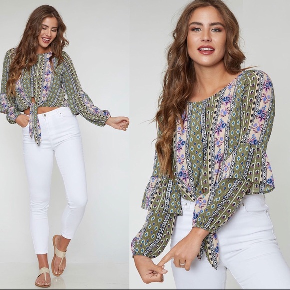 Tops - Floral print ruffle sleeve bottom tie top